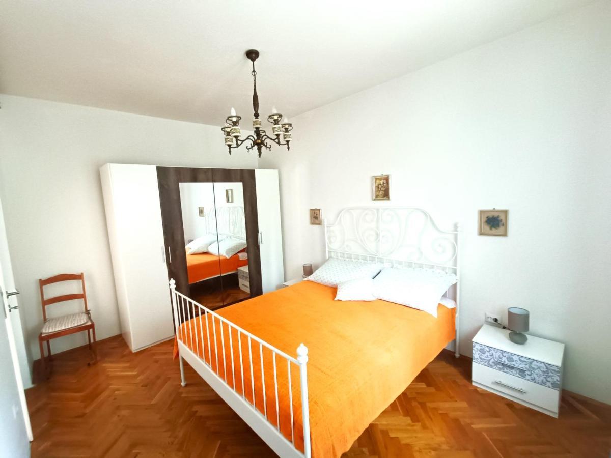 Pletikos Apartment *